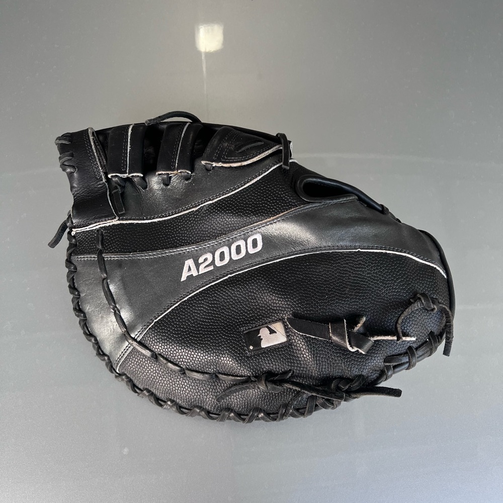 A2000 first basemen glove